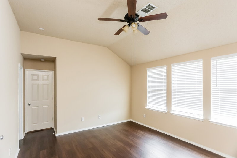 2,640/Mo, 2409 Spoonbill Ct Mesquite, TX 75181 Main Bedroom View 2
