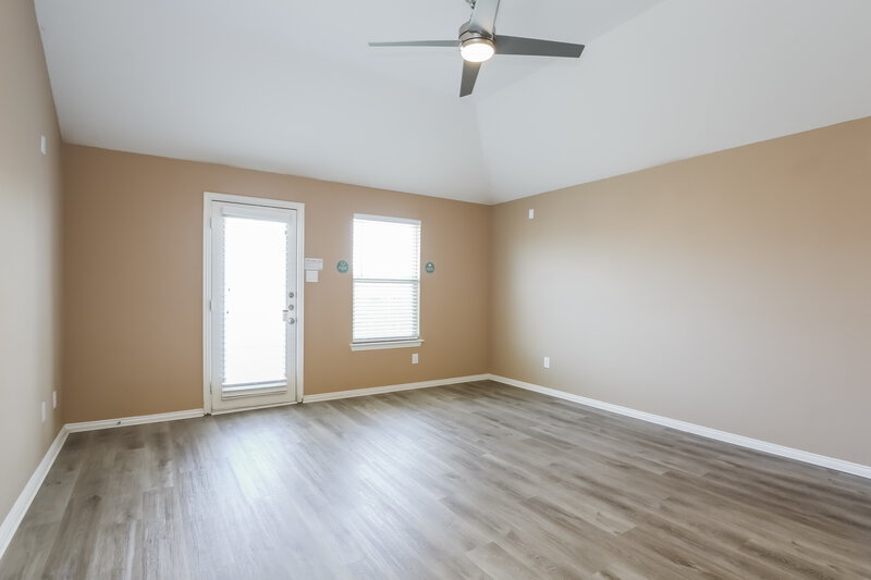 2,085/Mo, 630 Canvas Ct Lancaster, TX 75146 Living Room View