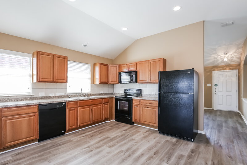 2,085/Mo, 630 Canvas Ct Lancaster, TX 75146 Kitchen View