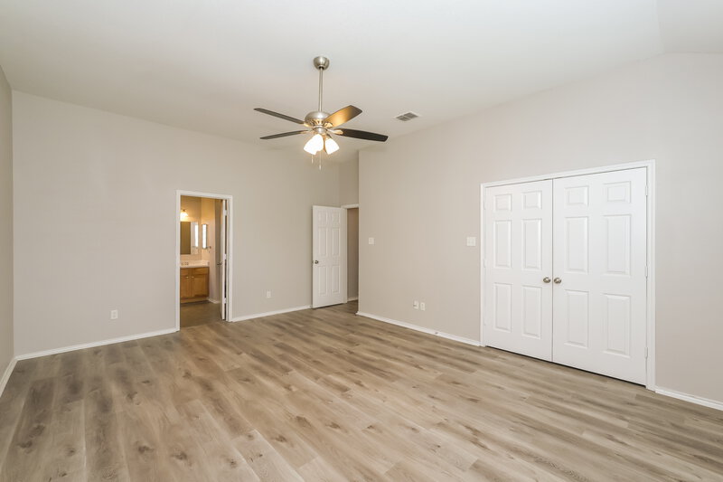 2,665/Mo, 8508 Prairie Wind Trl Fort Worth, TX 76134 Main Bedroom View 2