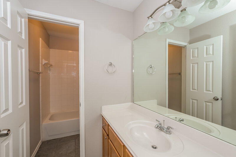 2,665/Mo, 8508 Prairie Wind Trl Fort Worth, TX 76134 Bathroom View