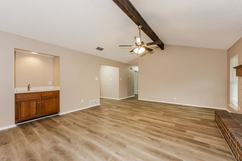 2,485/Mo, 722 Danvers Ln Mansfield, TX 76063 Living Room View 2