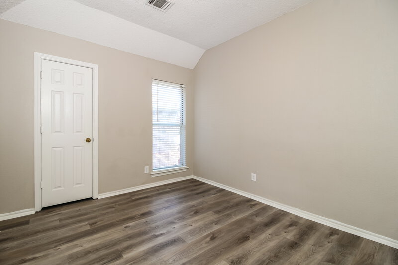 2,435/Mo, 1719 Circle Creek Dr Lewisville, TX 75067 Main Bedroom View 2