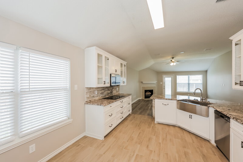 3,180/Mo, 10809 Briaroaks Dr Fort Worth, TX 76140 Breakfast Nook View