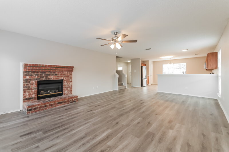 2,795/Mo, 620 Duke Dr Desoto, TX 75115 Living Room View 3