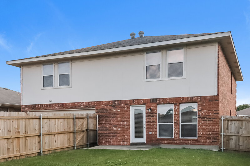 2,795/Mo, 620 Duke Dr Desoto, TX 75115 Rear View
