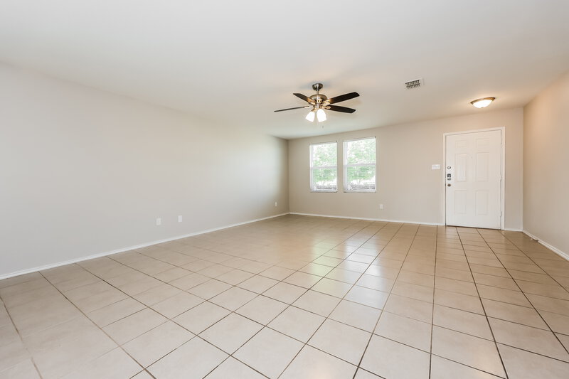 2,605/Mo, 8429 Cotton Valley Ln Arlington, TX 76002 Living Room View