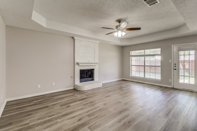 2,705/Mo, 602 Copeland Dr Cedar Hill, TX 75104 Living Room View
