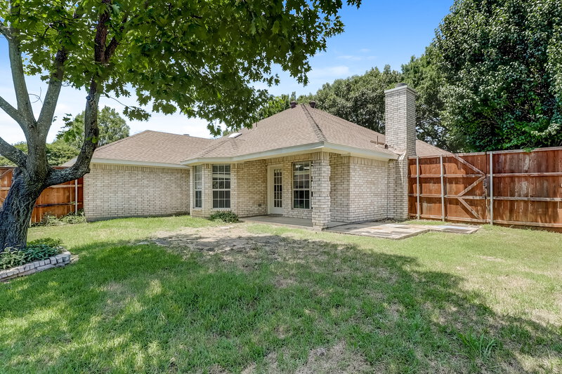 2,705/Mo, 602 Copeland Dr Cedar Hill, TX 75104 Rear View