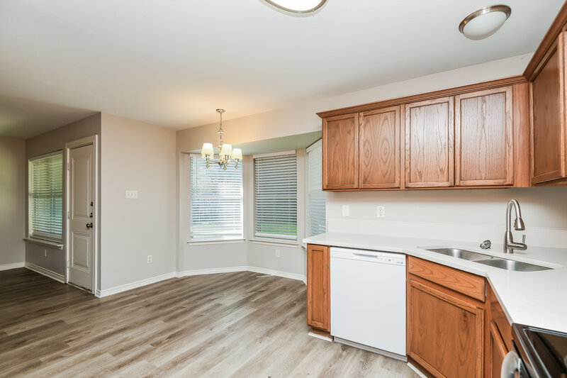2,225/Mo, 417 Oxford St Burleson, TX 76028 Kitchen View