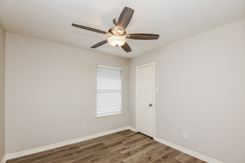 2,225/Mo, 417 Oxford St Burleson, TX 76028 Bedroom View 2