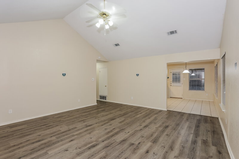 1,790/Mo, 617 Dayton Rd Mansfield, TX 76063 Living Room View 3