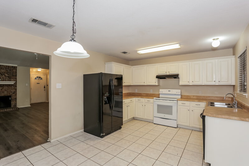 1,790/Mo, 617 Dayton Rd Mansfield, TX 76063 Kitchen View