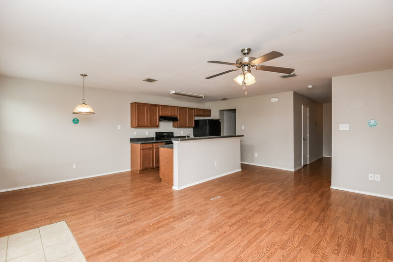 1,990/Mo, 815 Village Point Ln Fort Worth, TX 76108 Living Room View 2
