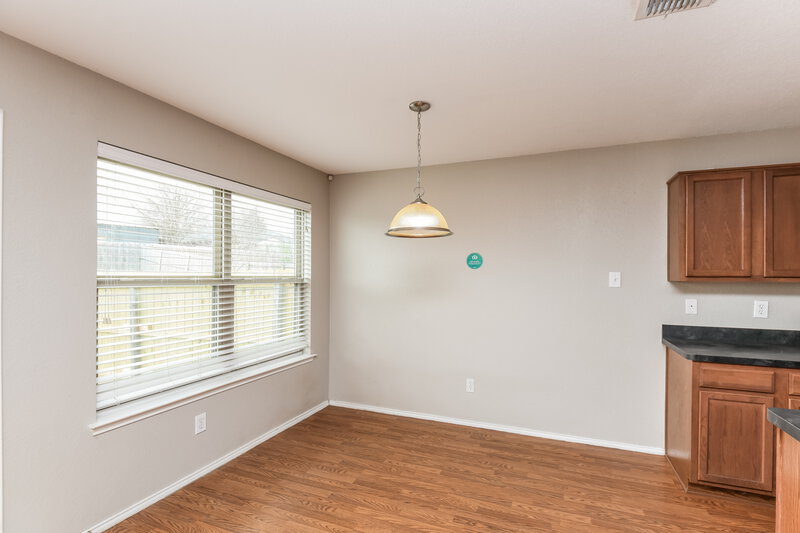1,990/Mo, 815 Village Point Ln Fort Worth, TX 76108 Dining Room View