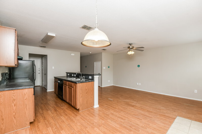 1,990/Mo, 815 Village Point Ln Fort Worth, TX 76108 Dining Room View 2