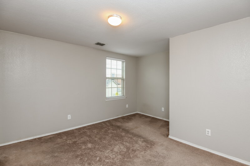 1,990/Mo, 815 Village Point Ln Fort Worth, TX 76108 Main Bedroom View