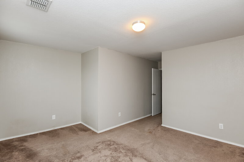 1,990/Mo, 815 Village Point Ln Fort Worth, TX 76108 Main Bedroom View 2
