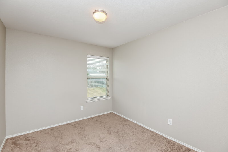 1,990/Mo, 815 Village Point Ln Fort Worth, TX 76108 Bedroom View 2