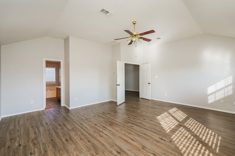 2,330/Mo, 239 Centennial Pl Crowley, TX 76036 Main Bedroom View
