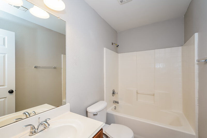 2,330/Mo, 239 Centennial Pl Crowley, TX 76036 Bathroom View