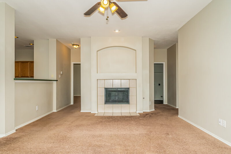 2,380/Mo, 7800 Hidden Path Ln Denton, TX 76210 Living Room View