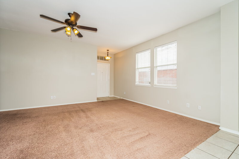 2,380/Mo, 7800 Hidden Path Ln Denton, TX 76210 Living Room View 2
