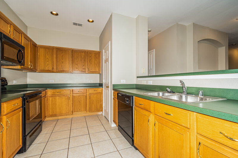 2,380/Mo, 7800 Hidden Path Ln Denton, TX 76210 Kitchen View 2