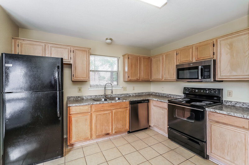 2,050/Mo, 4001 Periwinkle Dr Fort Worth, TX 76137 Kitchen View 2