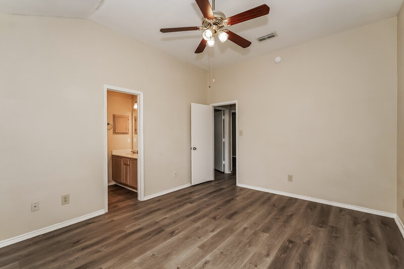 2,050/Mo, 4001 Periwinkle Dr Fort Worth, TX 76137 Main Bedroom View 2