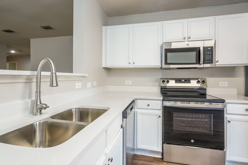 2,180/Mo, 14120 Esperanza Dr Haslet, TX 76052 Kitchen View 2