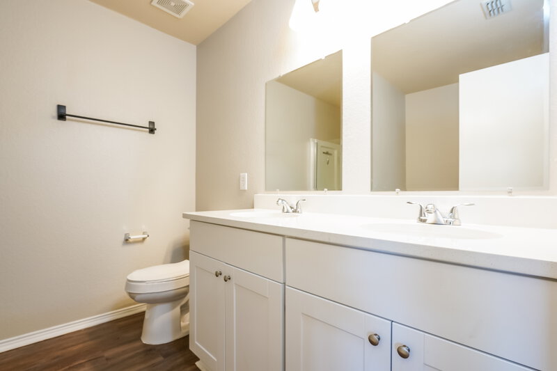 2,180/Mo, 14120 Esperanza Dr Haslet, TX 76052 Bathroom View