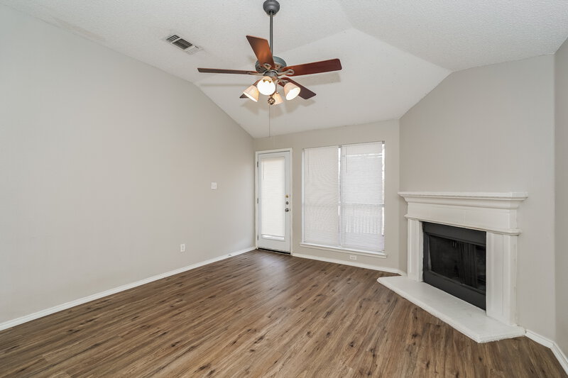 1,735/Mo, 2638 Brea Canyon Rd Fort Worth, TX 76108 Living Room View 2
