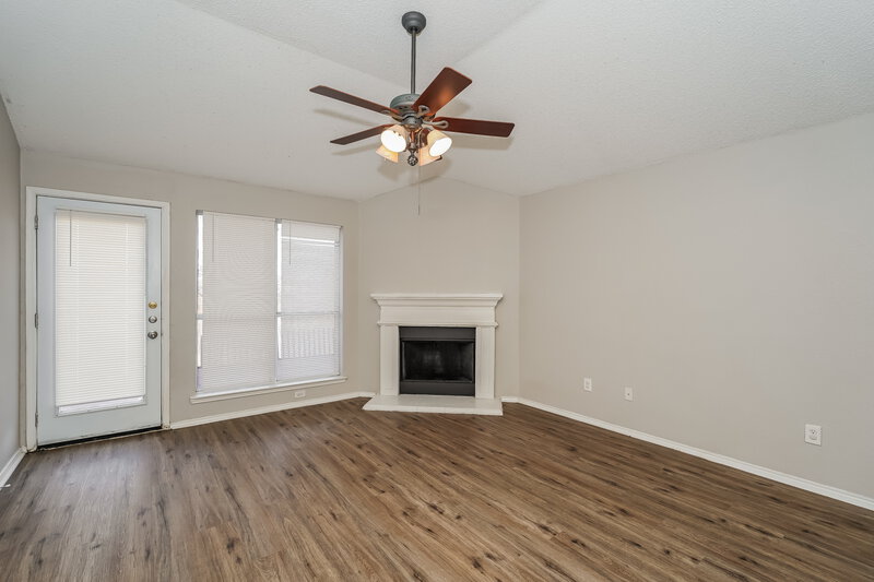 1,735/Mo, 2638 Brea Canyon Rd Fort Worth, TX 76108 Living Room View 3