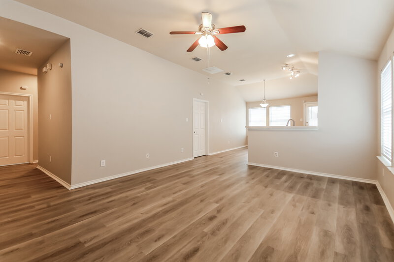 1,695/Mo, 822 Sycamore St Anna, TX 75409 Living Room View 2