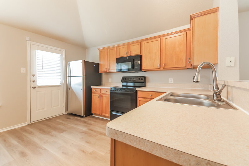 1,695/Mo, 822 Sycamore St Anna, TX 75409 Kitchen View 3