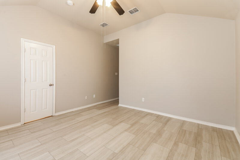 1,695/Mo, 822 Sycamore St Anna, TX 75409 Main Bedroom View 2