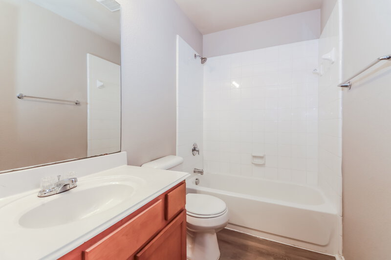 1,695/Mo, 822 Sycamore St Anna, TX 75409 Bathroom View