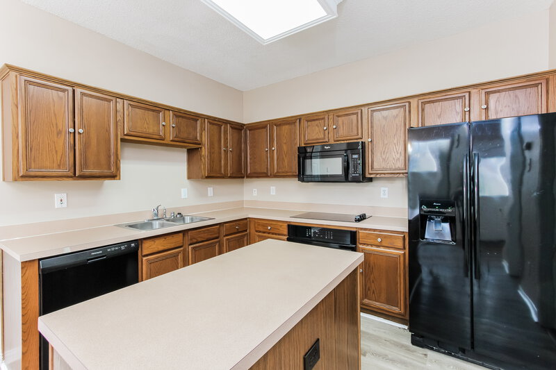 2,250/Mo, 18707 Riverstone Ct Dallas, TX 75252 Kitchen View