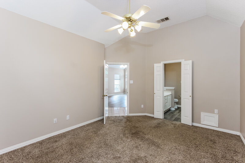 2,250/Mo, 18707 Riverstone Ct Dallas, TX 75252 Main Bedroom View 2