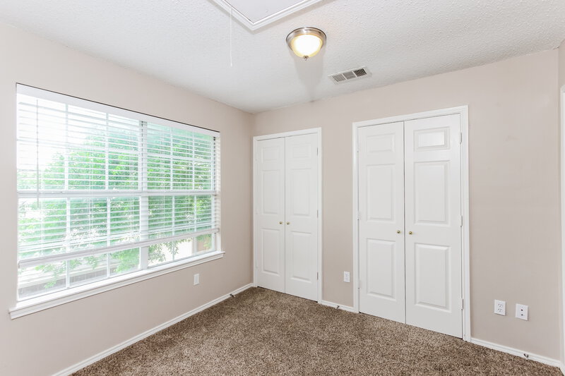 2,250/Mo, 18707 Riverstone Ct Dallas, TX 75252 Bedroom View