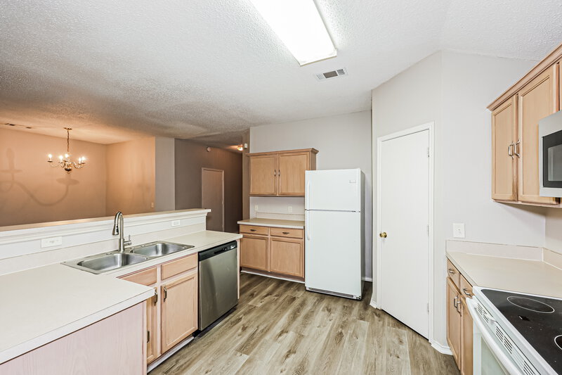 1,880/Mo, 322 Oakhurst Dr Seagoville, TX 75159 Kitchen View 3