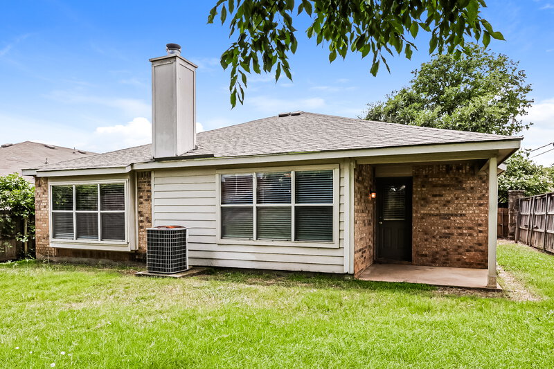 1,880/Mo, 322 Oakhurst Dr Seagoville, TX 75159 Rear View