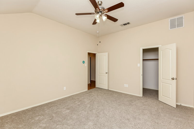 2,545/Mo, 729 Deloach Dr Cedar Hill, TX 75104 Main Bedroom View 2