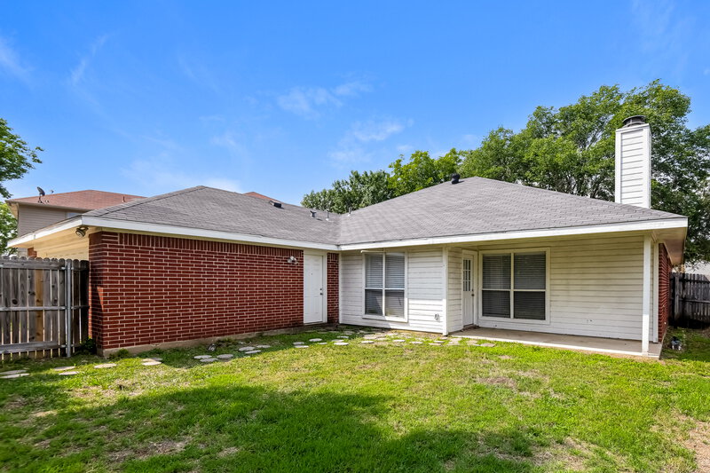 2,545/Mo, 729 Deloach Dr Cedar Hill, TX 75104 Rear View