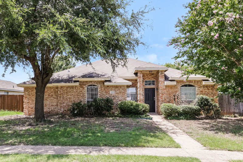 2,059/Mo, 1033 Weaver St Cedar Hill, TX 75104 External View