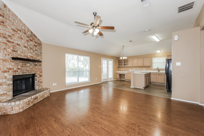 2,059/Mo, 1033 Weaver St Cedar Hill, TX 75104 Living Room View
