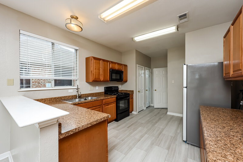 2,625/Mo, 2029 Austin Dr Mesquite, TX 75181 Kitchen View