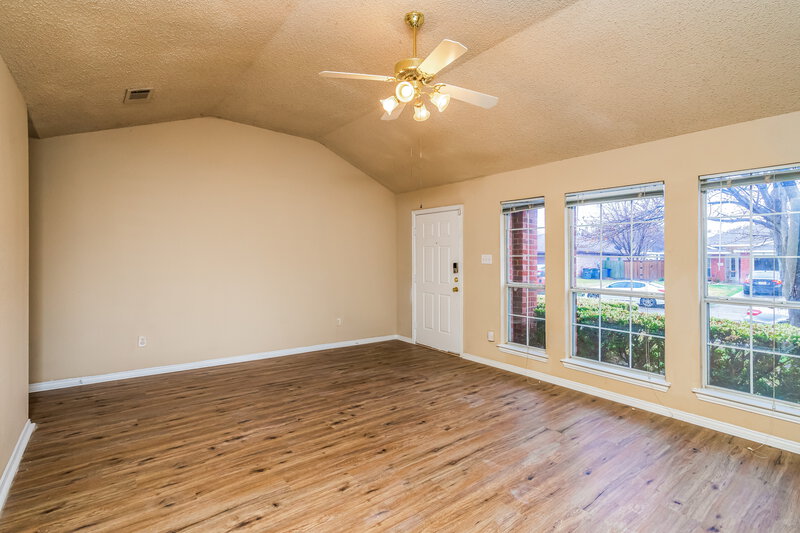 1,925/Mo, 1157 Lake Bluff Dr Little Elm, TX 75068 Living Room View