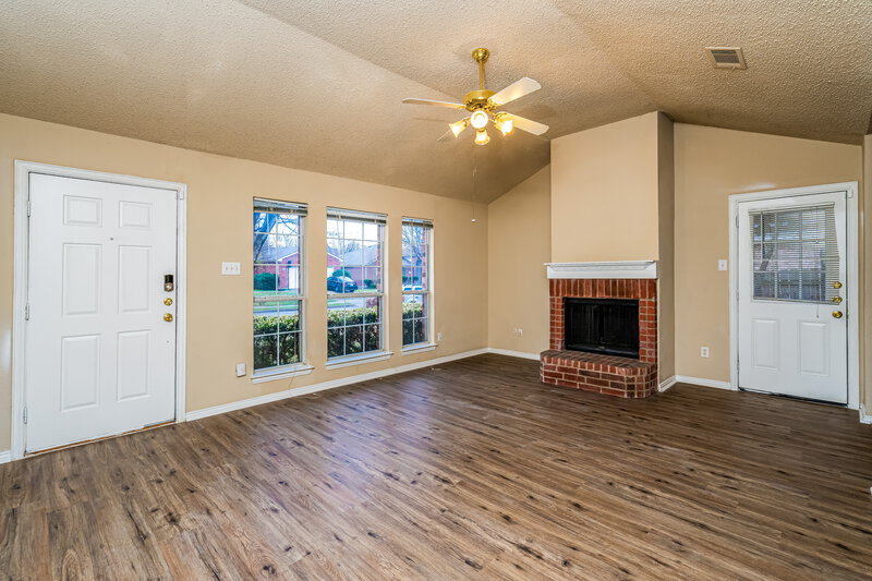1,925/Mo, 1157 Lake Bluff Dr Little Elm, TX 75068 Living Room View 2